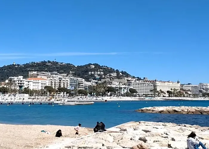 Cosy Dans T3 Homestay szállás Cannes